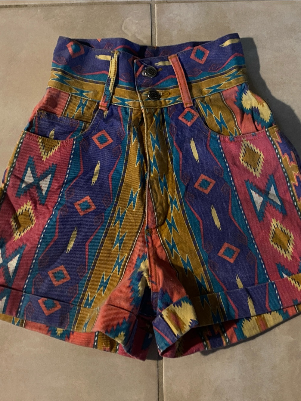 VINTAGE 1990s NUOVO AZTEC SHORTS, HIGH WAISTED, SOUTHWESTERN - SIZE 1/2